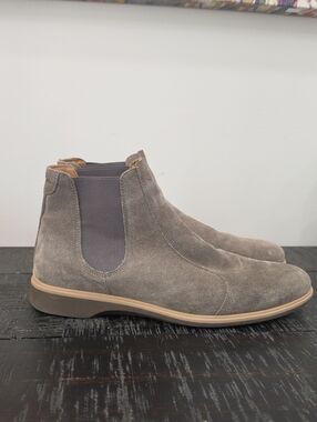 Amberjack Men’s Taupe Suede Chelsea Boots Sz 9.5M